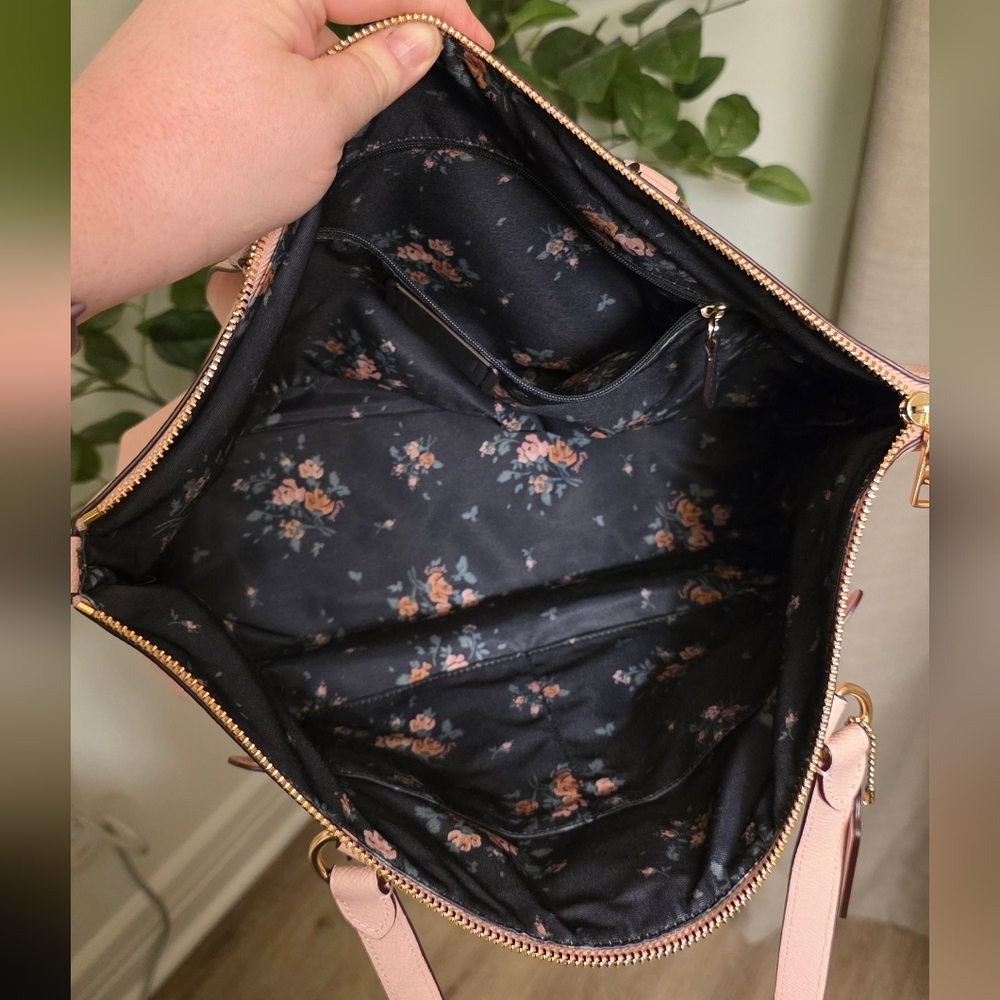 Coach Pink Gallery Tote with Rose Bouquet Interior - Picture 3 of 8